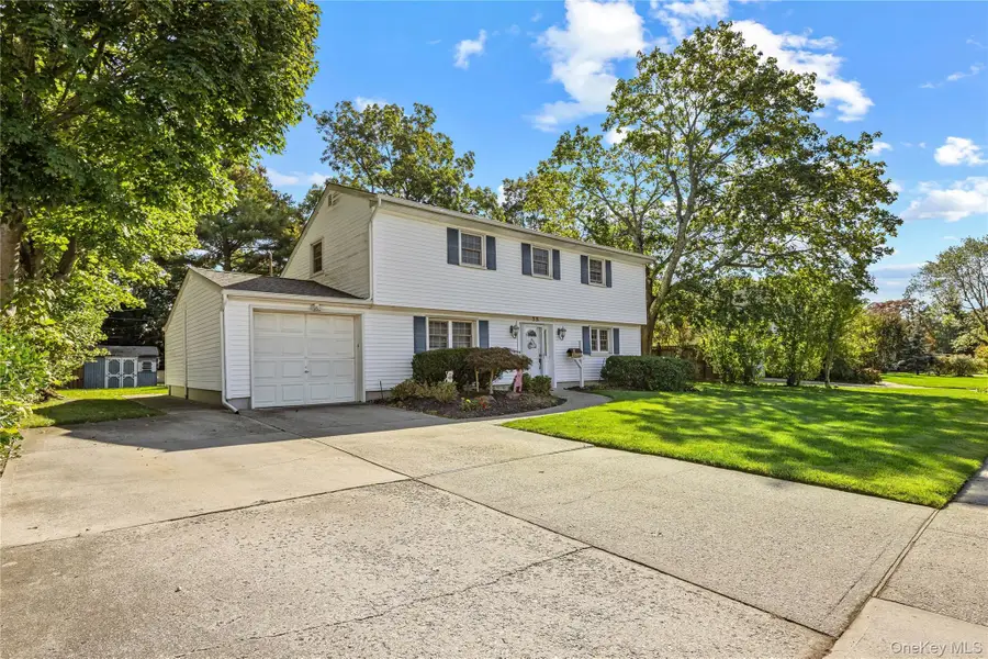 38 Oxford Road, Old Bethpage, NY 11804 - Image #2