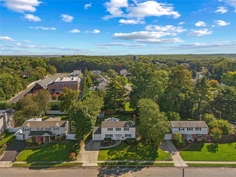 38 Oxford Road, Old Bethpage, NY 11804 - Image #3