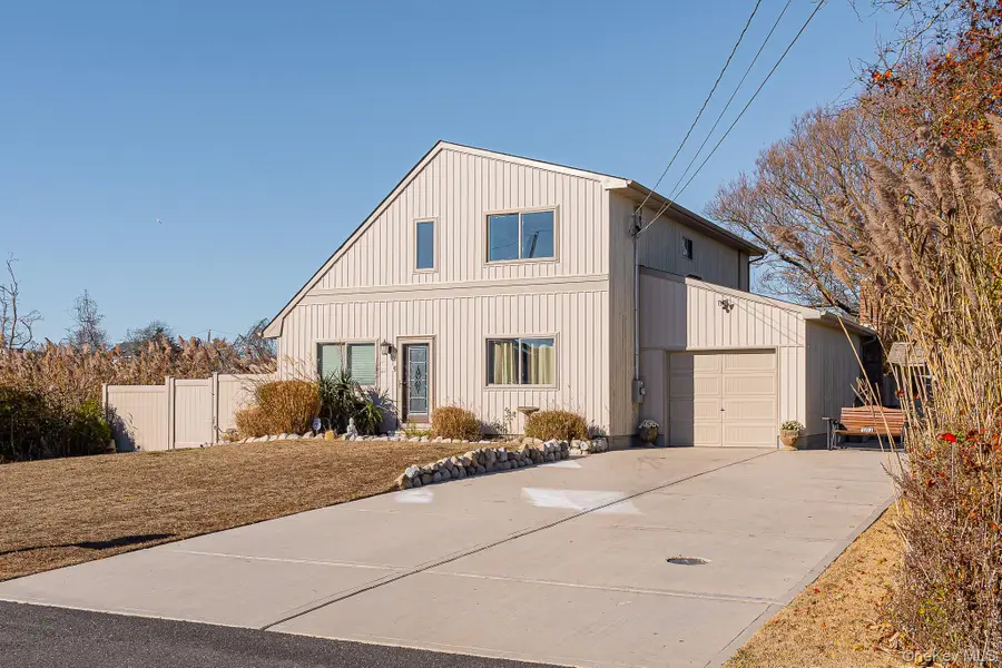 304 S Dunton Avenue, East Patchogue, NY 11772 - Image #2