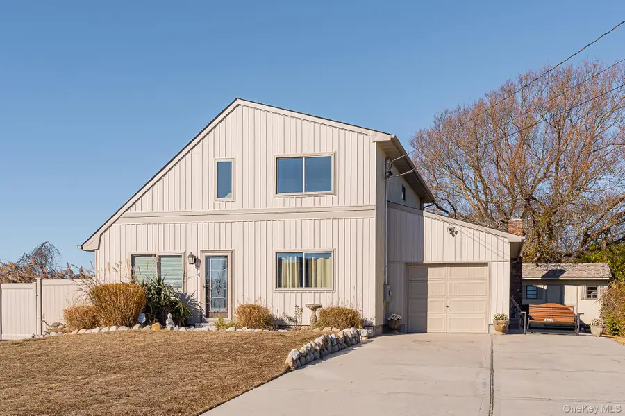 304 S Dunton Avenue, East Patchogue, NY 11772 - Image #3