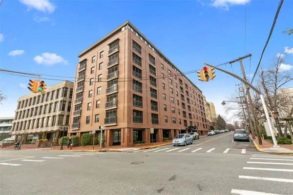 12 Bond Street #4C, Great Neck, NY 11021