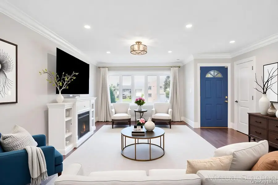 2566 Hyacinth Street, Westbury, NY 11590 - Image #2