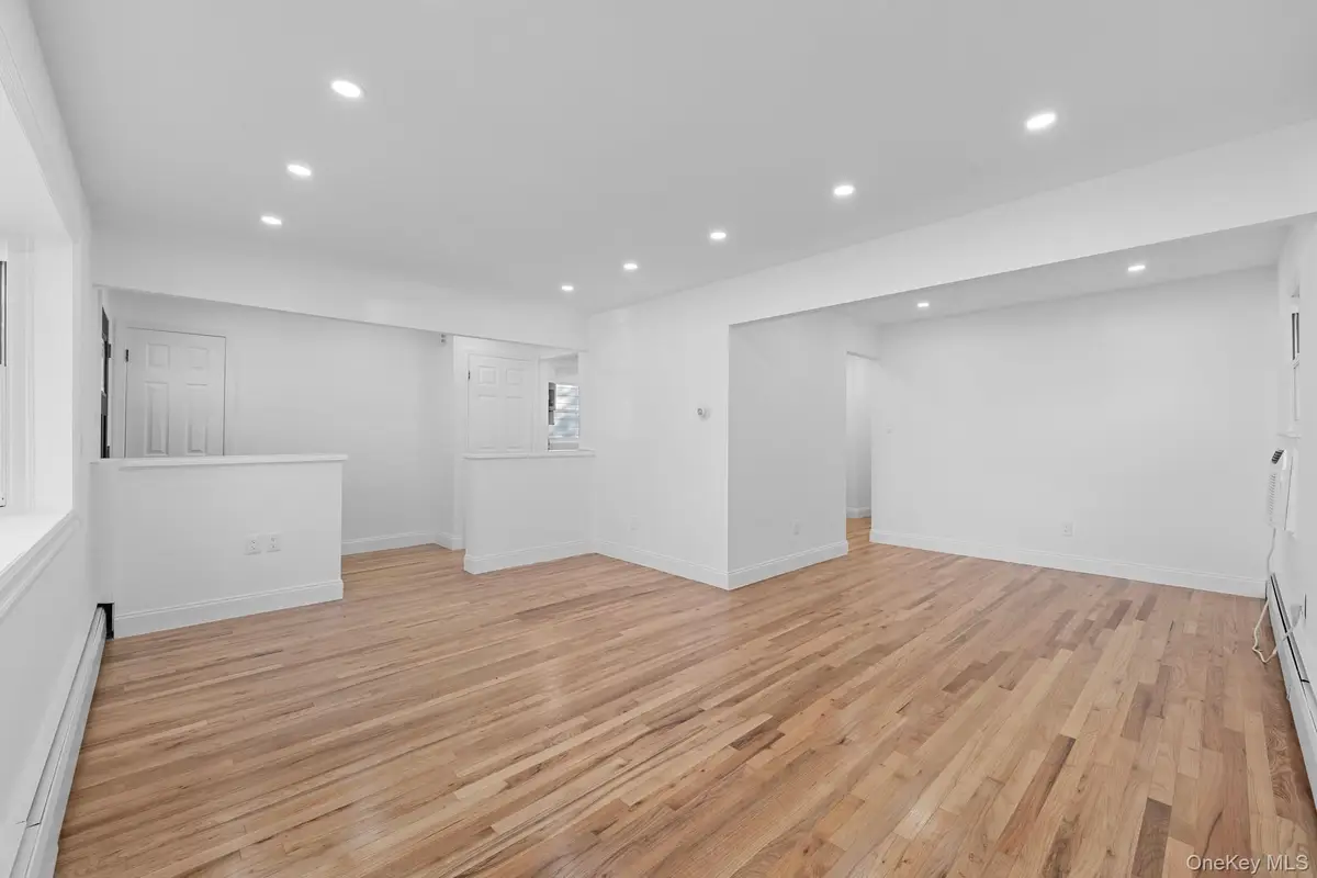 18918 Tioga Dr, Saint Albans, NY 11412 - Image #1