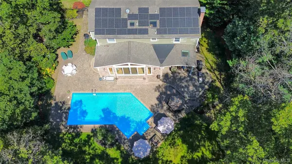 14 Vega Drive, Shoreham, NY 11786