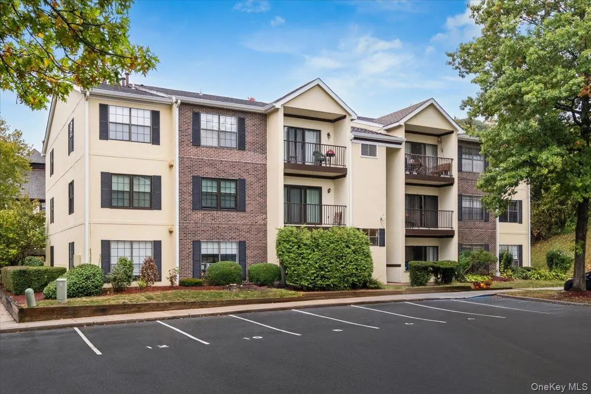 8 Huntington Circle, Peekskill, NY 10566 - Image #1