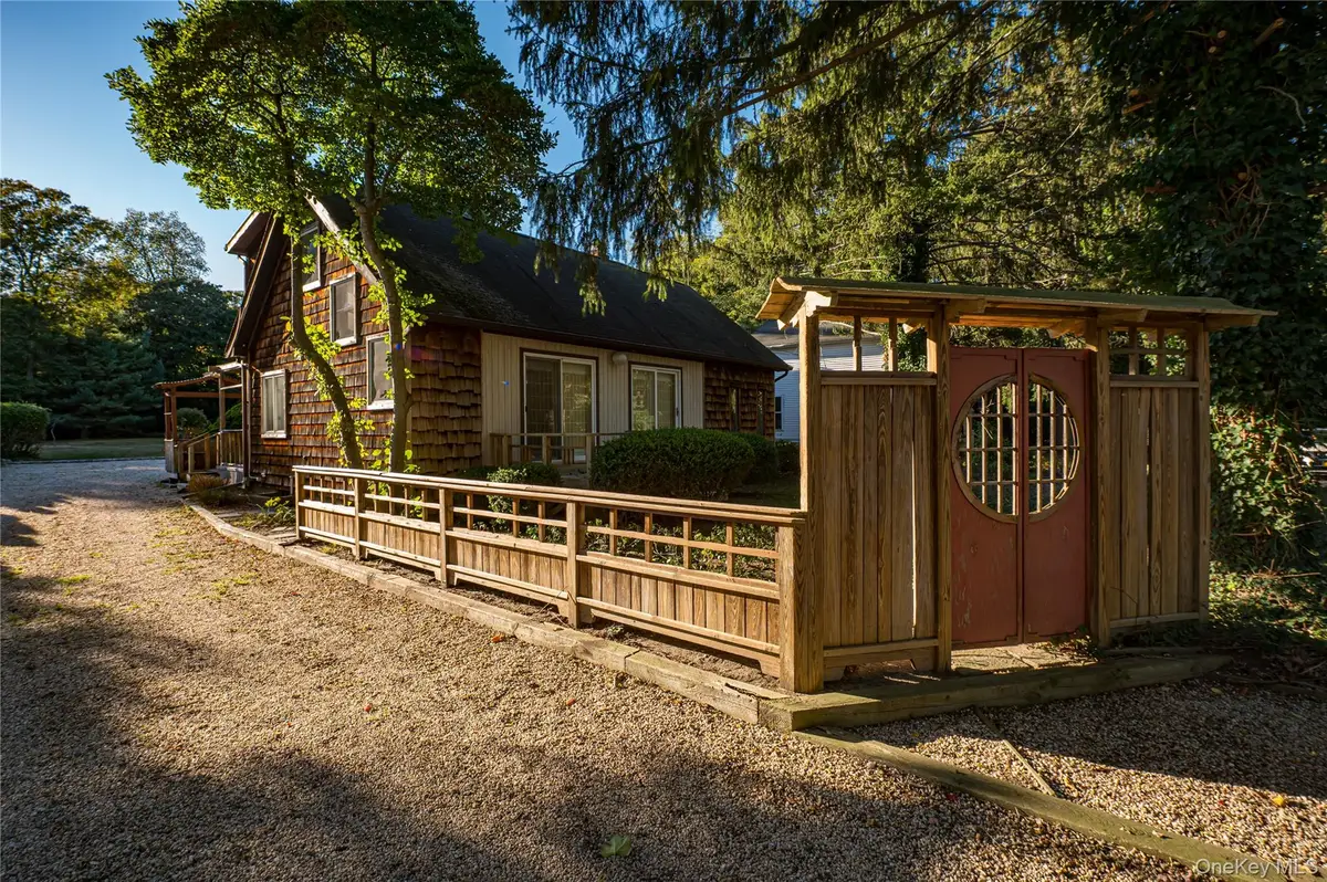 424 Evergreen Avenue, Hauppauge, NY 11788 - Image #1