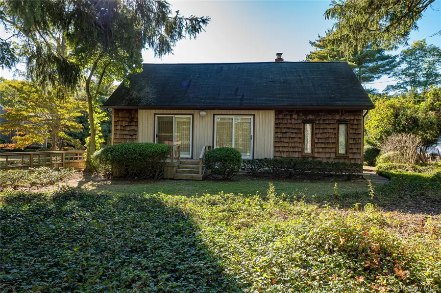 424 Evergreen Avenue, Hauppauge, NY 11788 - Image #2