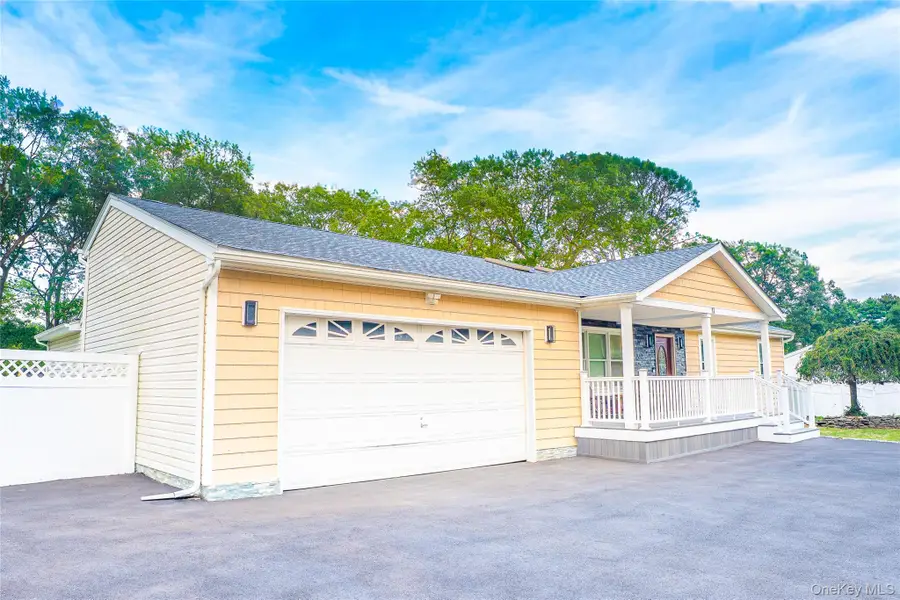 11 Blazer Drive, Islandia, NY 11749 - Image #2