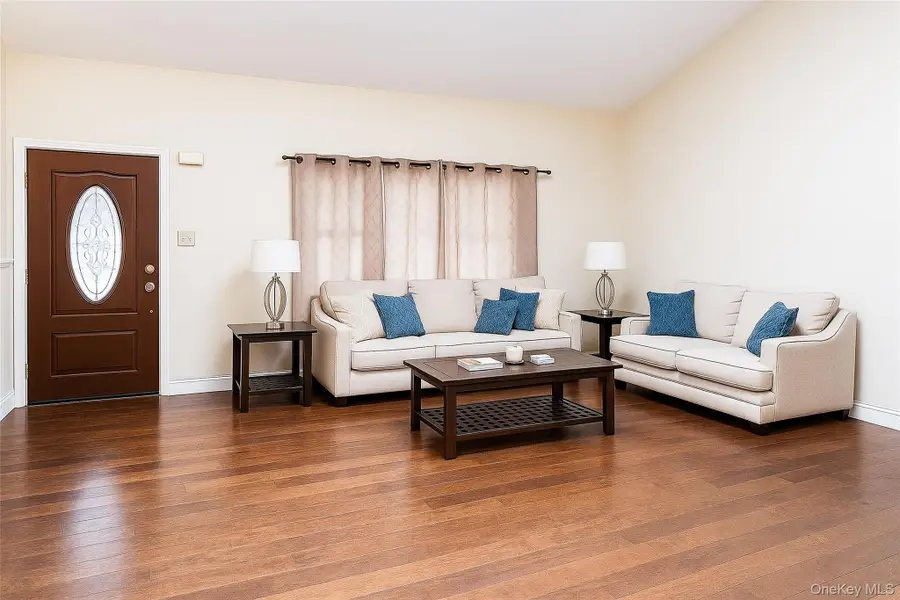 11 Blazer Drive, Islandia, NY 11749 - Image #3