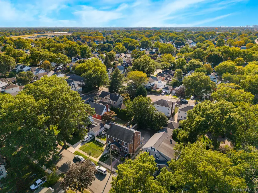 10 Pansy Avenue, Floral Park, NY 11001 - Image #3