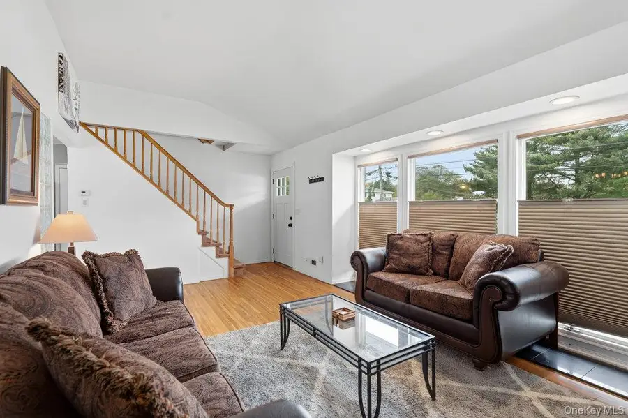 10 Riverdale Avenue, Oakdale, NY 11769 - Image #3