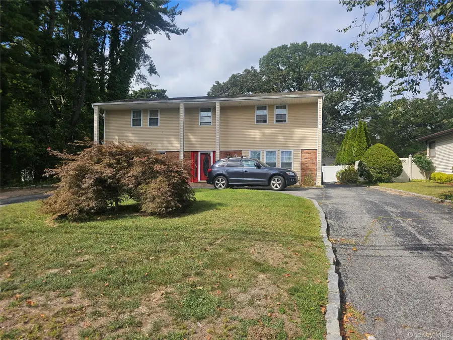 5 Lincoln Avenue, Smithtown, NY 11787 - Image #2