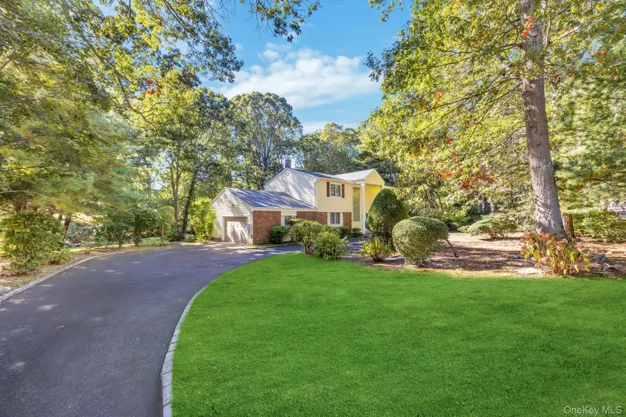 8 Chablis Drive, Dix Hills, NY 11746 - #3