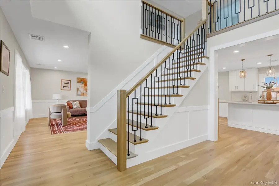 201 Argyle Place, Bellmore, NY 11710 - Image #3