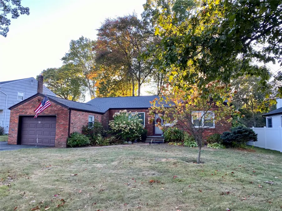 65 Oak Avenue, Huntington Station, NY 11746 - Image #2