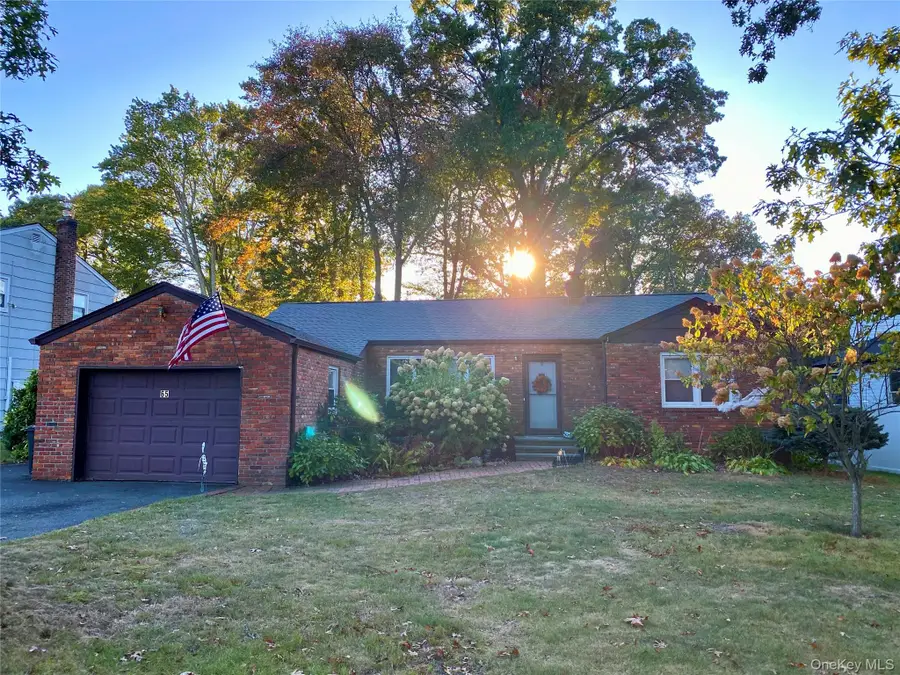 65 Oak Avenue, Huntington Station, NY 11746 - Image #3