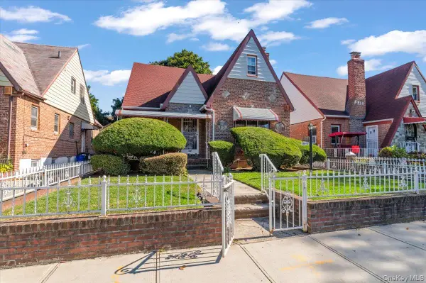 11615 220th Street, Cambria Heights, NY 11411