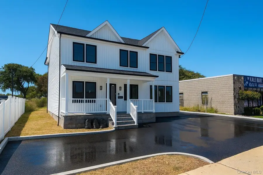 437 Sunrise Highway, West Babylon, NY 11704 - Image #2