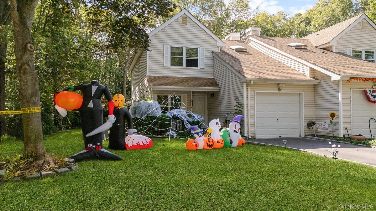 18 Lindsey Court, Holtsville, NY 11742 - Image #1