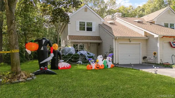 18 Lindsey Court, Holtsville, NY 11742