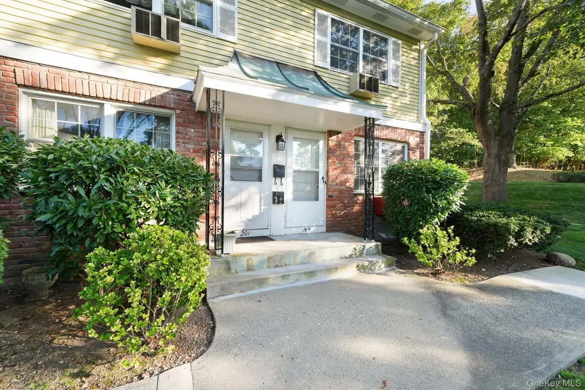 199 Parkside Drive, Suffern, NY 10901 - Image #1