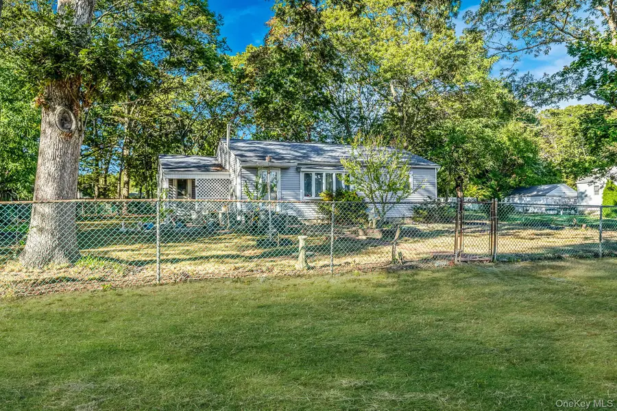 529 Elder Lane, Ronkonkoma, NY 11779 - Image #2