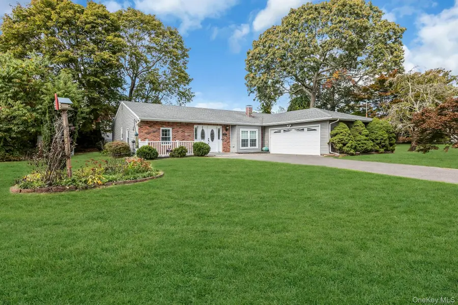 92 Barrett Avenue, Bayport, NY 11705 - Image #2