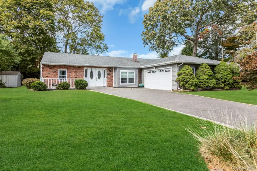 92 Barrett Avenue, Bayport, NY 11705 - Image #3