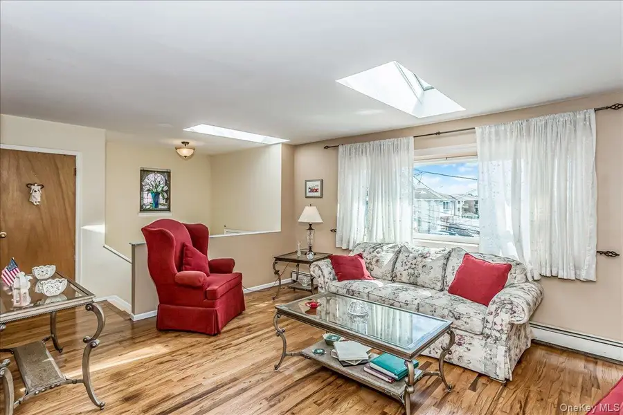 1165 Hastings Circle, Baldwin Harbor, NY 11510 - Image #2