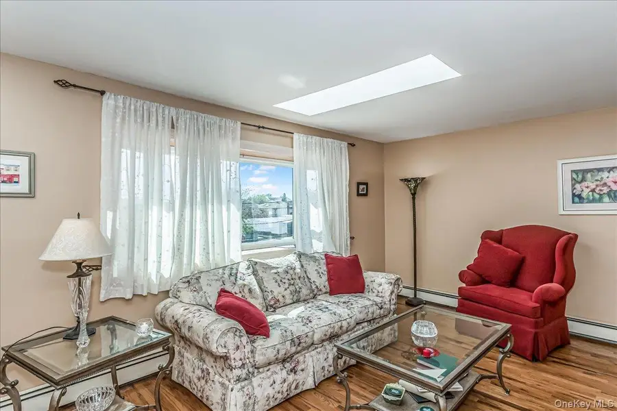 1165 Hastings Circle, Baldwin Harbor, NY 11510 - Image #3