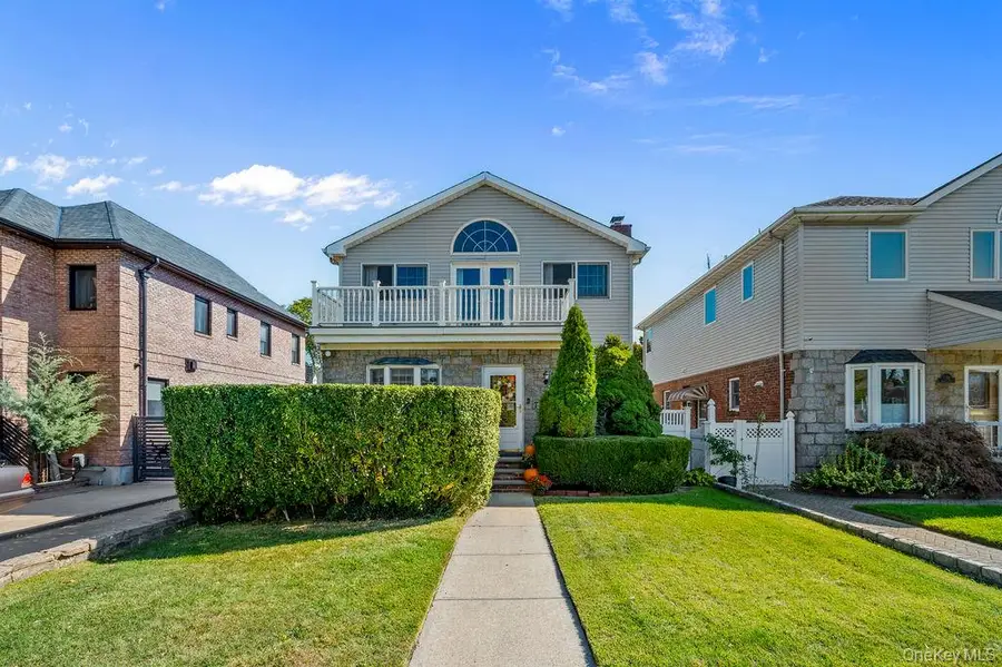 7-35 Leggett Place, Whitestone, NY 11357 - Image #2