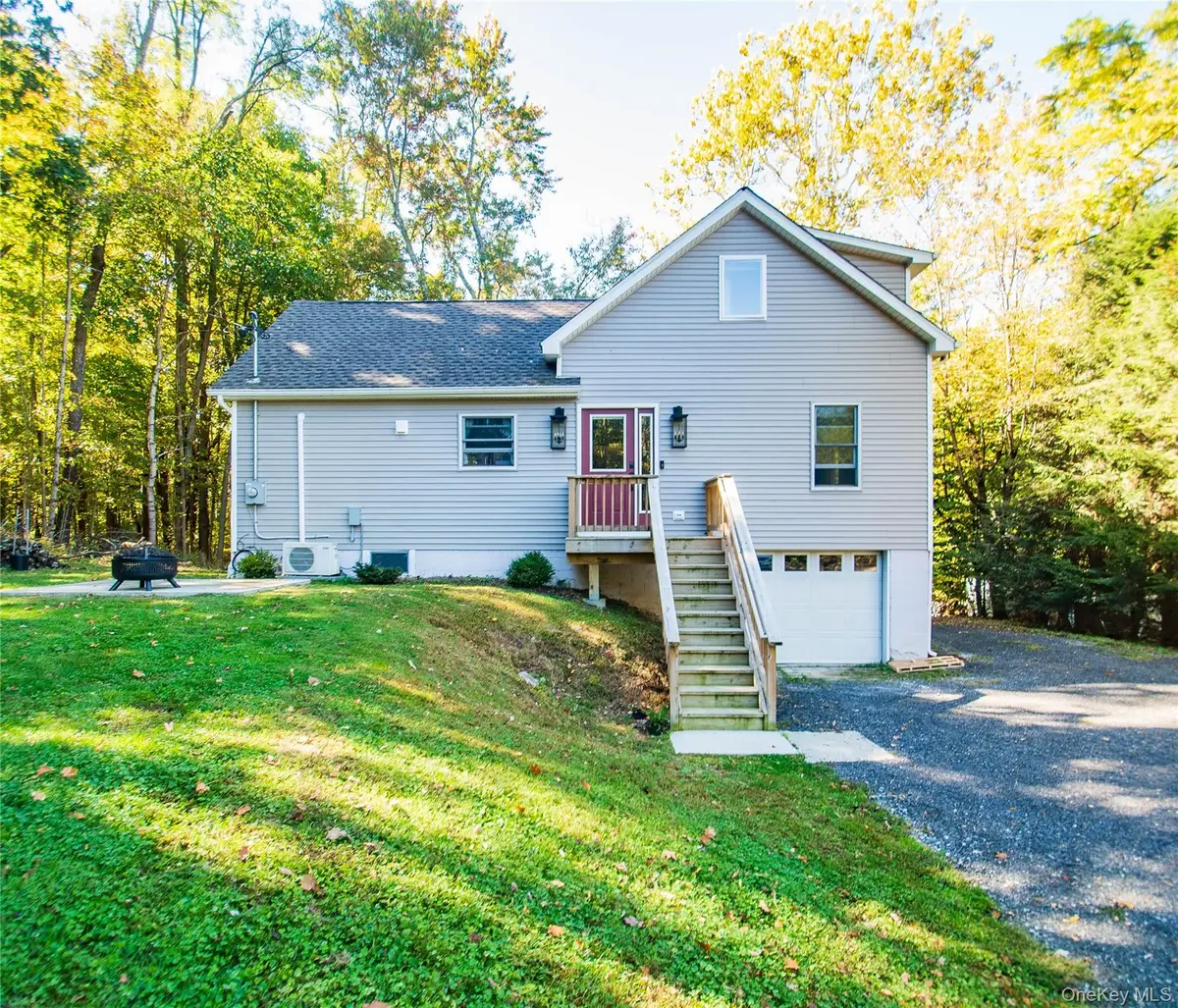 7 Phillips Road, Poughkeepsie, NY 12603 - Image #1