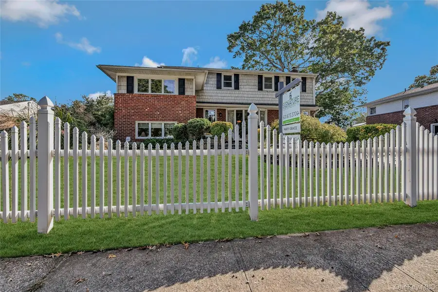 14 Genesee Drive, Commack, NY 11725 - Image #3