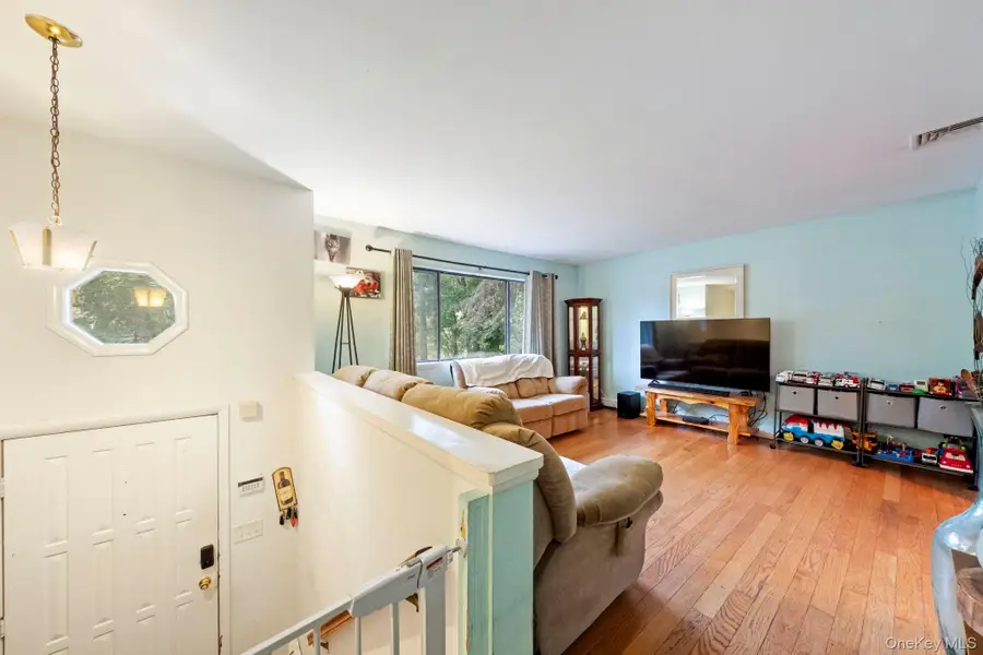 4 Verven Road, Poughkeepsie, NY 12603 - Image #2