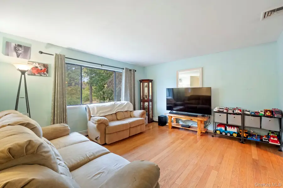 4 Verven Road, Poughkeepsie, NY 12603 - Image #3