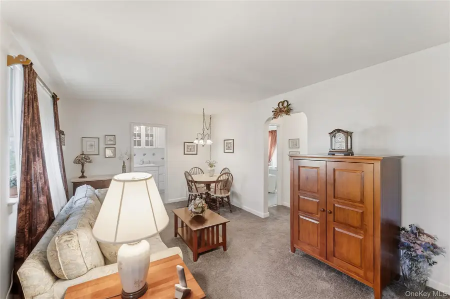 72-45 Little Neck Parkway #upper, Glen Oaks, NY 11004 - Image #3
