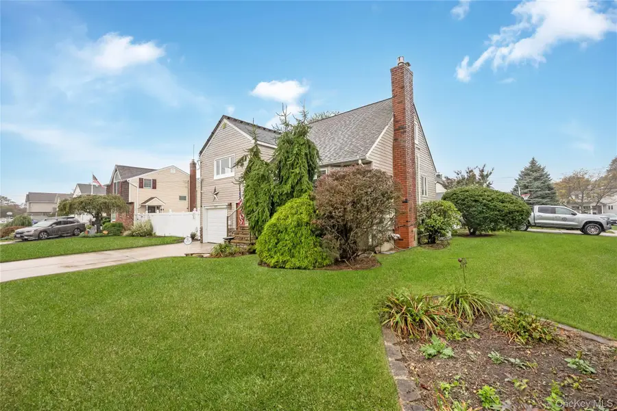 138 Eastgate Road, Massapequa Park, NY 11762 - Image #2