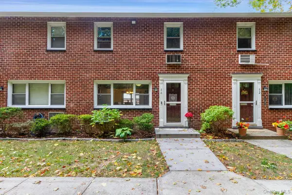 84 Charter Circle #84, Ossining, NY 10562