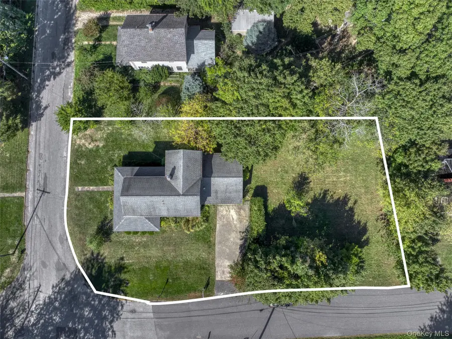 385 Cottage Place, Southold, NY 11971 - Image #2