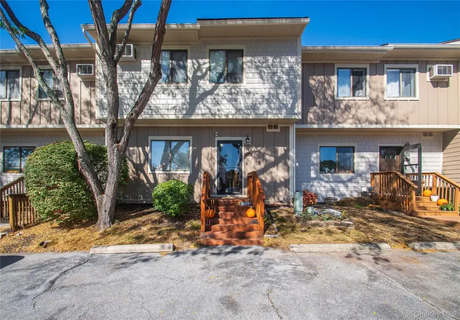 5904 Chelsea Cove N, Hopewell Junction, NY 12533 - Image #2