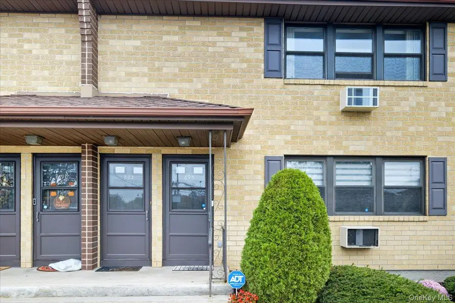 693 Wantagh Avenue, Wantagh, NY 11793 - Image #3