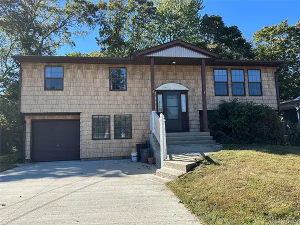 676 Bohemia Parkway, Sayville, NY 11782