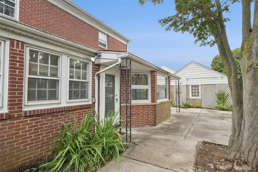 87 Elton Street, West Hempstead, NY 11552 - Image #3