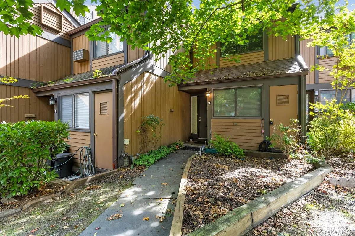 9 Round Hill Road, Dobbs Ferry, NY 10522 - Image #1