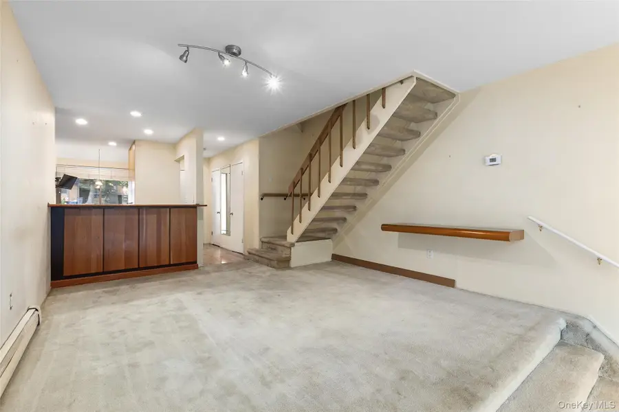 9 Round Hill Road, Dobbs Ferry, NY 10522 - Image #2