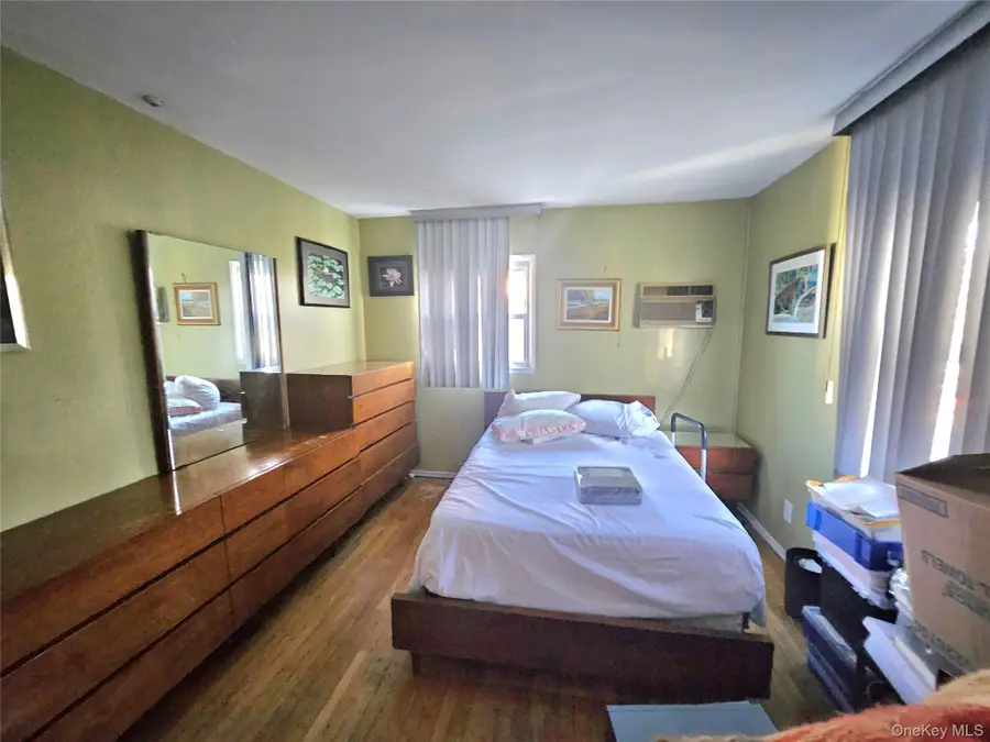 153-27 Foch Blvd, Jamaica, NY 11434 - #3