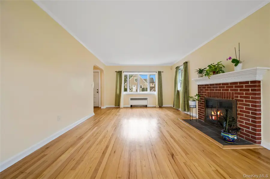 28 Elizabeth Avenue, Hempstead, NY 11550 - Image #3