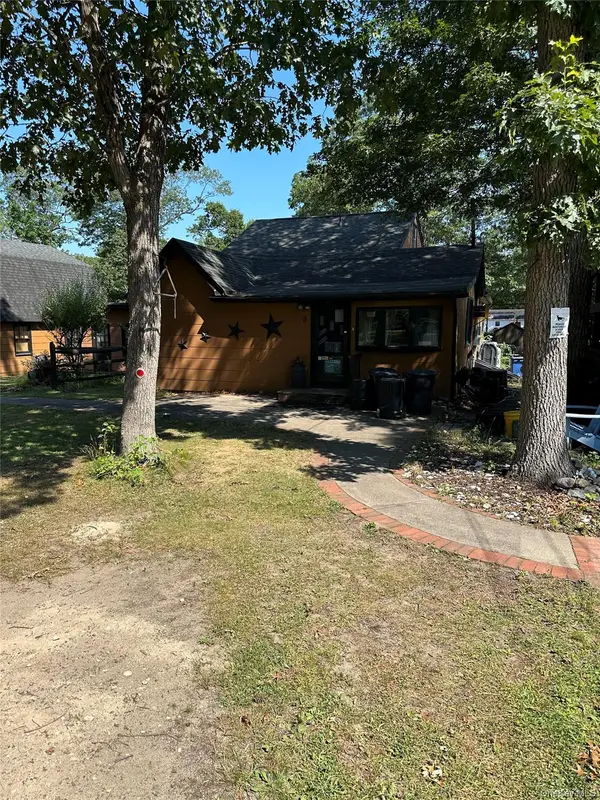 5 Avon Lane, Middle Island, NY 11953