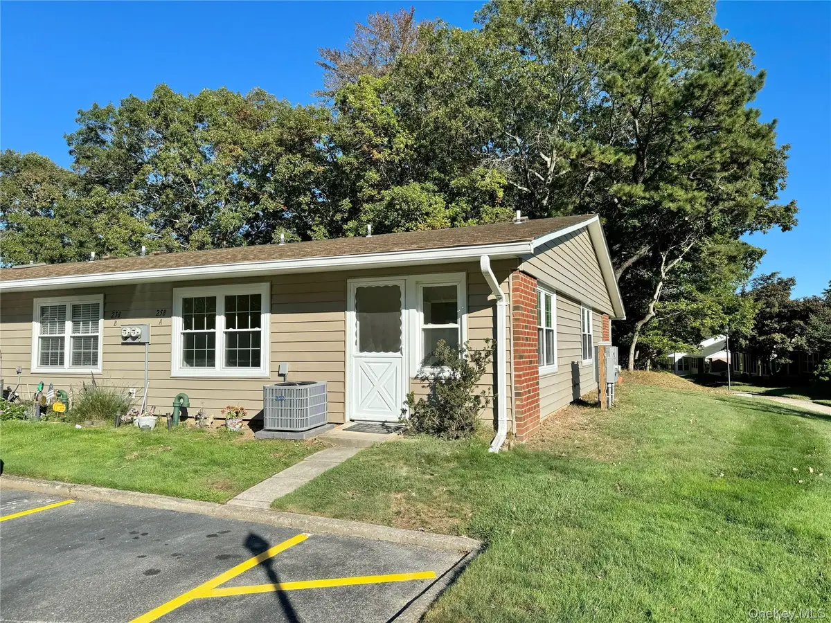 258 Newcastle Court, Ridge, NY 11961 - Image #1