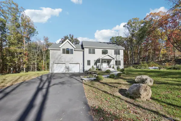 27 Oak Hill Road, Monroe, NY 10950